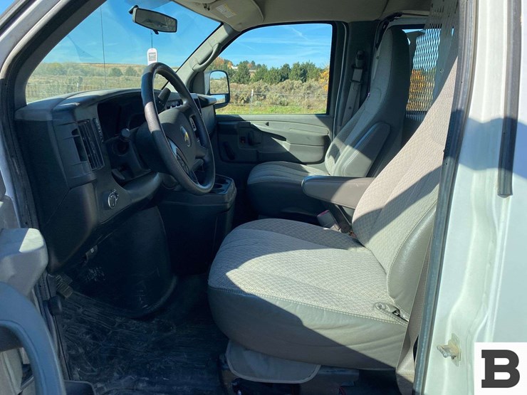 2012-chevrolet-express-2500-image-27