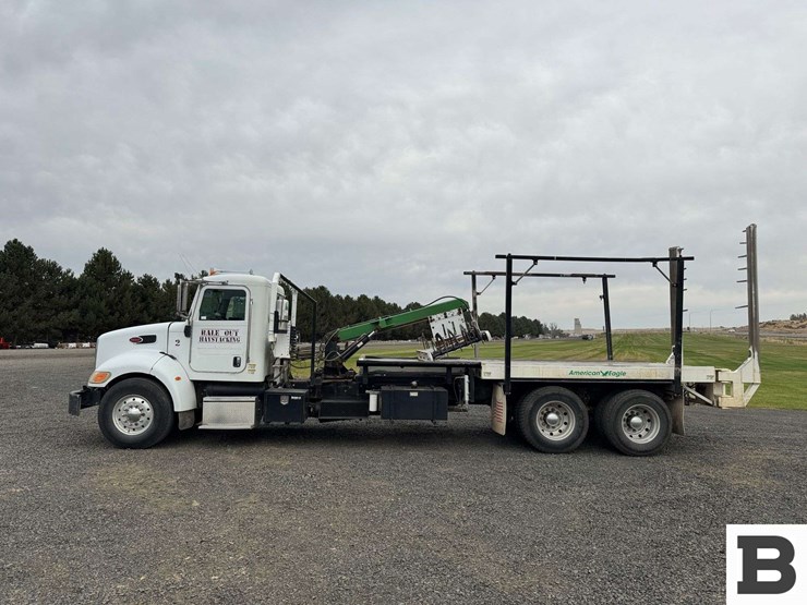 2013-peterbilt-348-image-2