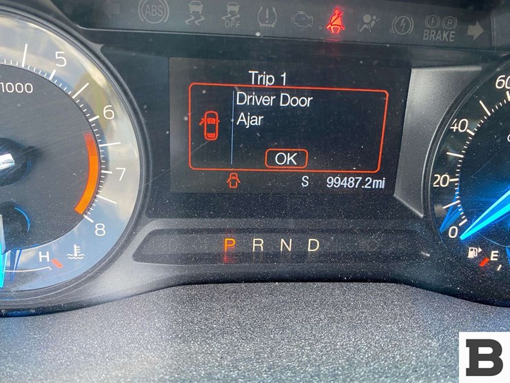 2016-ford-explorer-image-31