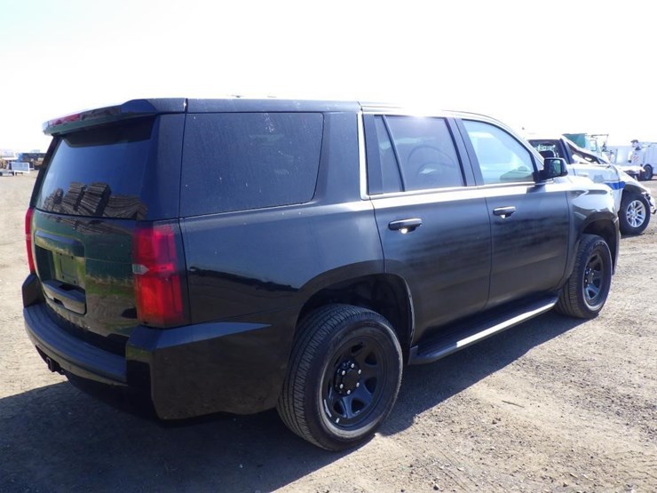 2020-chevrolet-tahoe-image-3