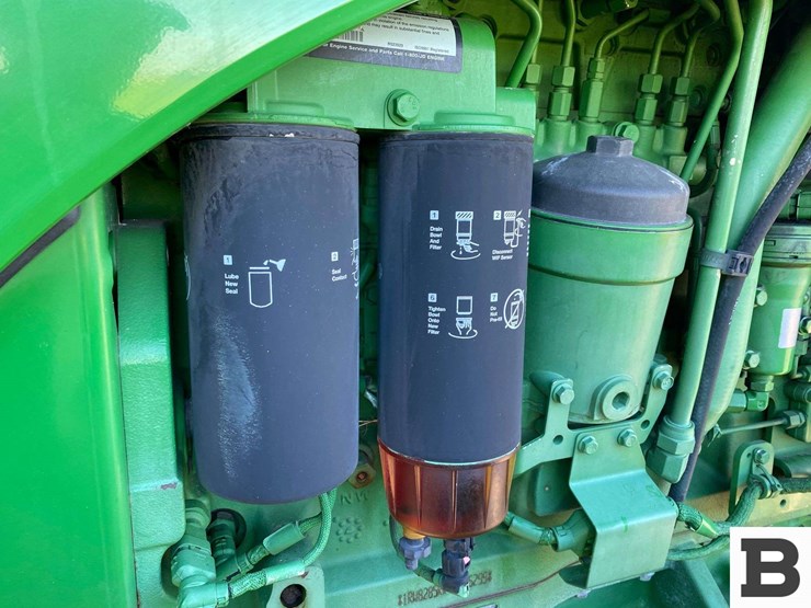 2011-john-deere-8285-tractor-image-45