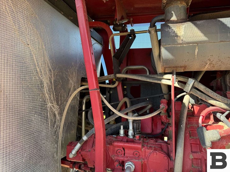 new-holland-h8040-image-33