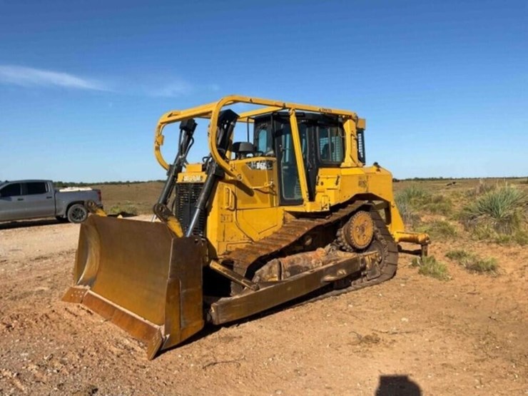 2012-6t-xl-cat-dozer-image-1
