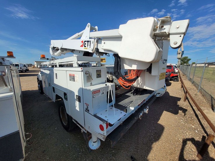 2016-ford-f550-image-5