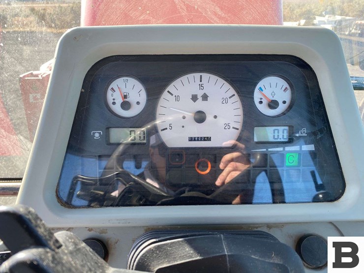 2012-massey-ferguson-5475-image-77