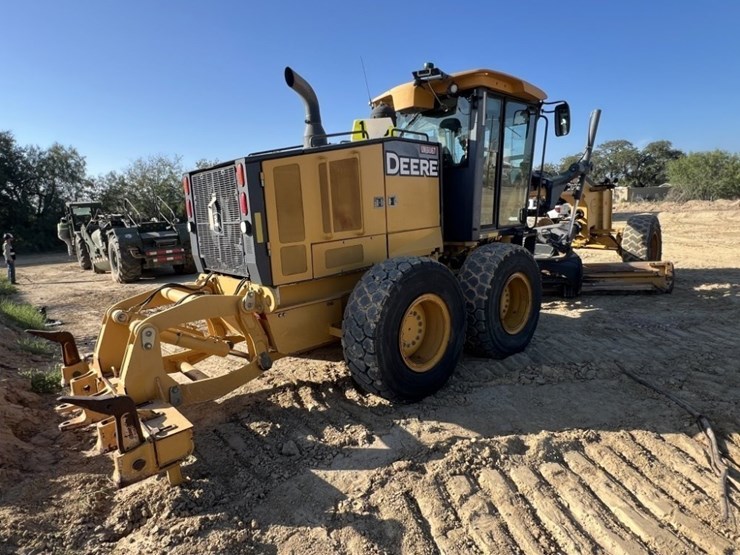 2011-deere-772gp-image-5