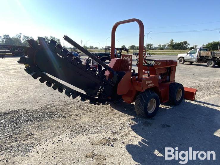 2000-ditch-witch-3700dd-image-5