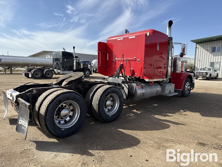 2011-peterbilt-388-image-5