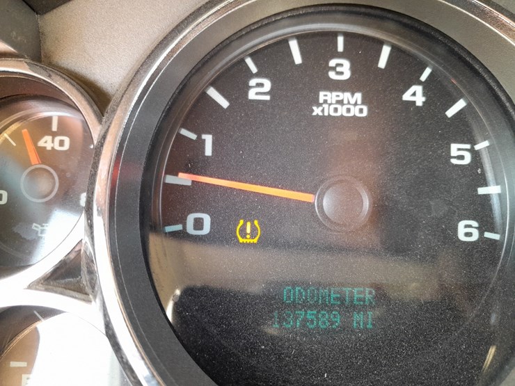 2012-chevrolet-silverado-2500hd-image-6