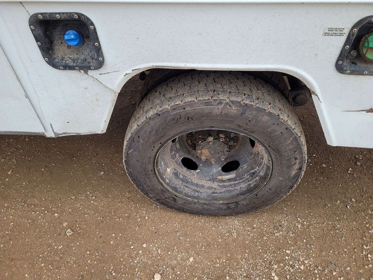 2012-ford-f550-image-17