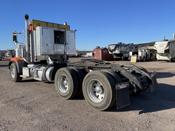 2018-peterbilt-367-image-3