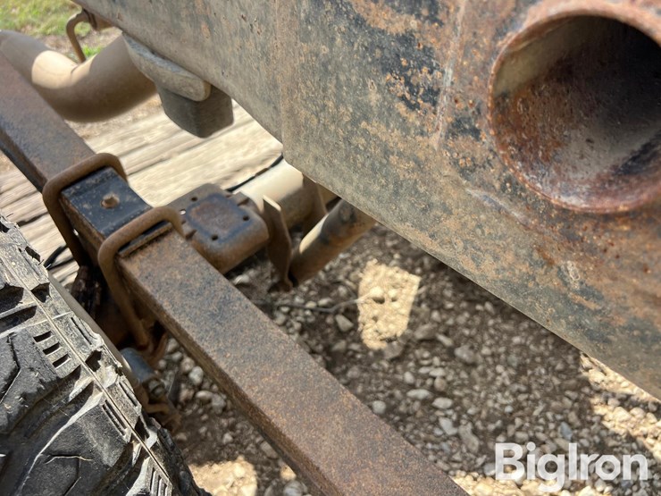 2010-chevrolet-silverado-2500-image-15