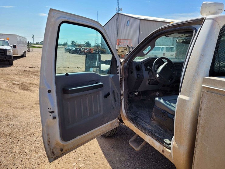 2011-ford-f350-image-7