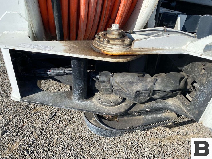 2017-mack-granite-gu713-image-16