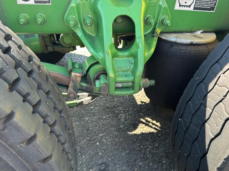 2023-peterbilt-579-image-37