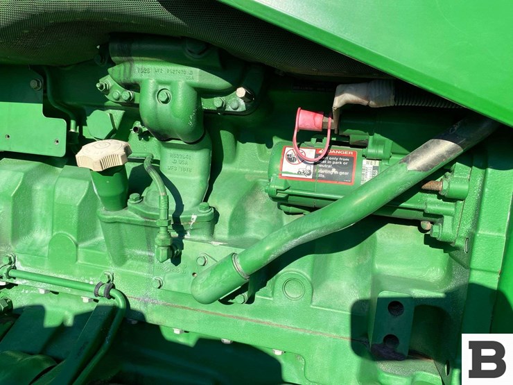 2011-john-deere-8285-tractor-image-50