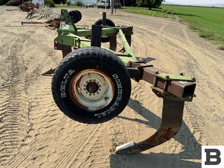 john-deere-900-7-shank-ripper-image-3