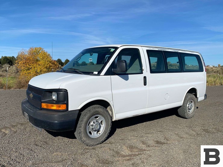 2012-chevrolet-express-2500-image-1