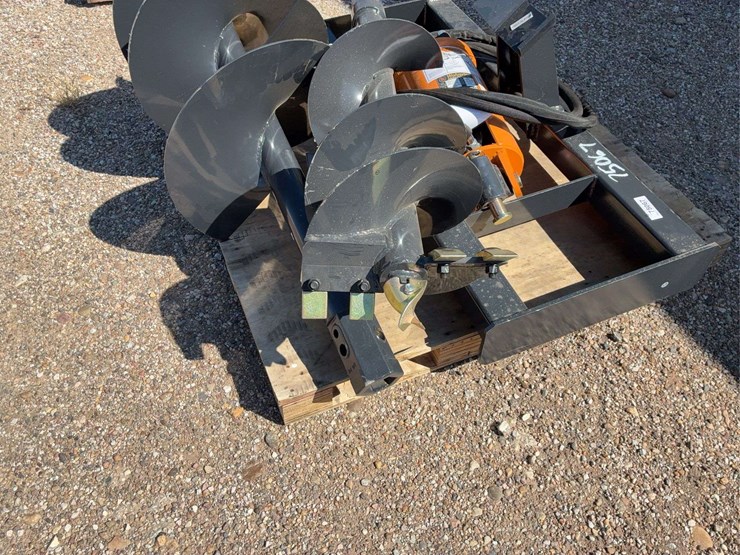 wolverine-12in-&18in-auger-attach-image-3