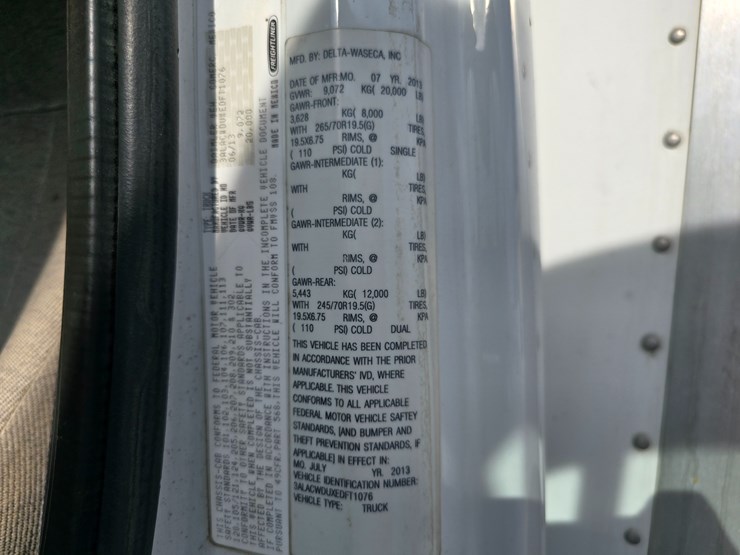 #22329-•-2014-freightliner-m2-106-box-truck-image-65