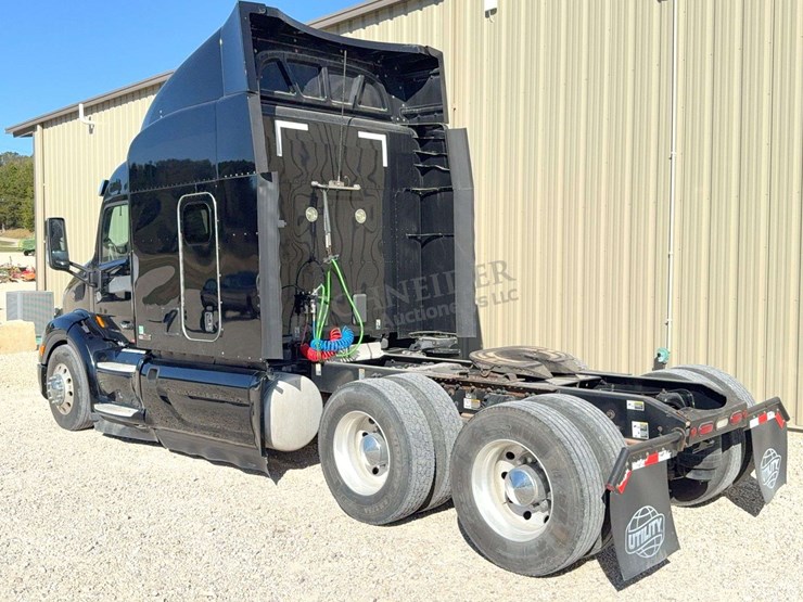 2017-peterbilt-579-image-6