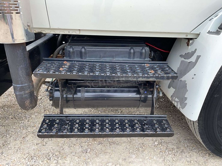 2003-international-durastar-4400-image-20