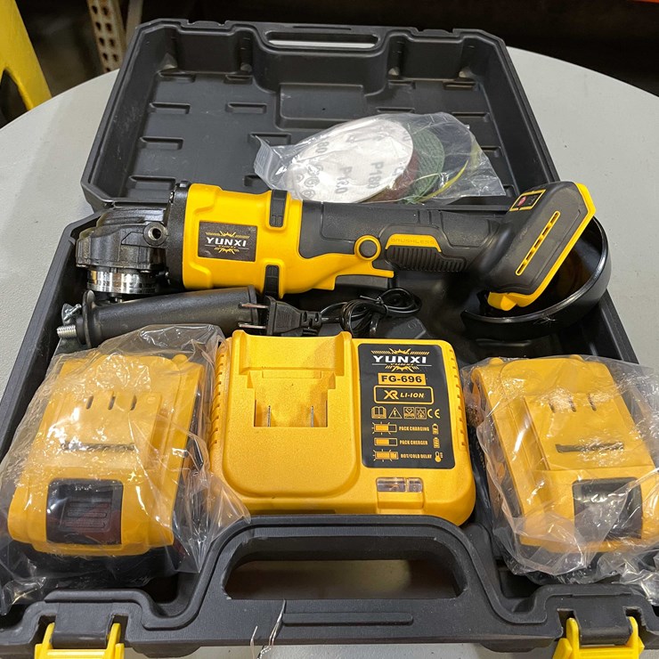 #8537 • DeWalt Style Cut Off Tool Kit With Batteries and Case (PR12)