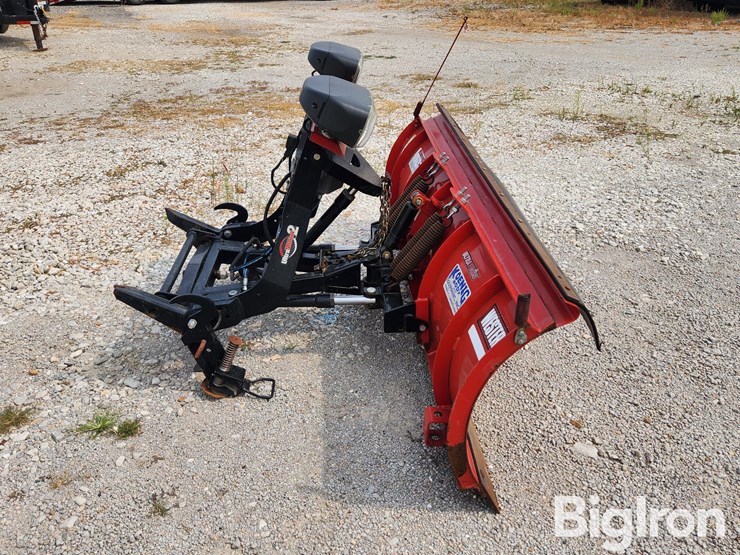 western-ultra-finish-7'-6"-snow-plow-image-5