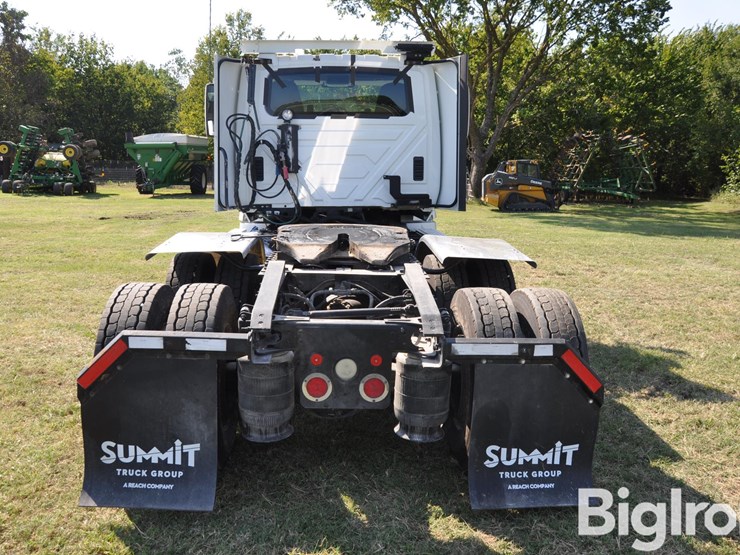 2016-international-prostar-image-4