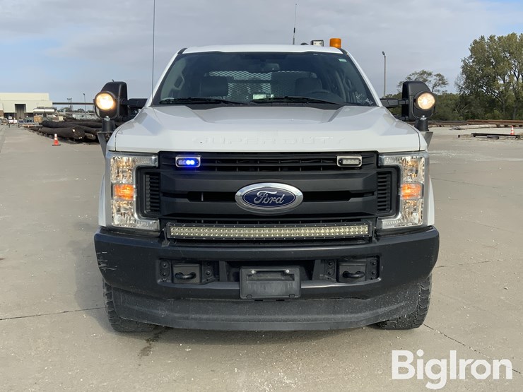 2017-ford-f350-xl-image-2
