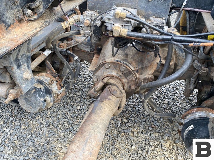 2002-peterbilt-330-image-18