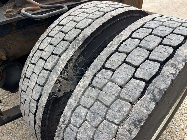 2007-international-durastar-4400-image-34