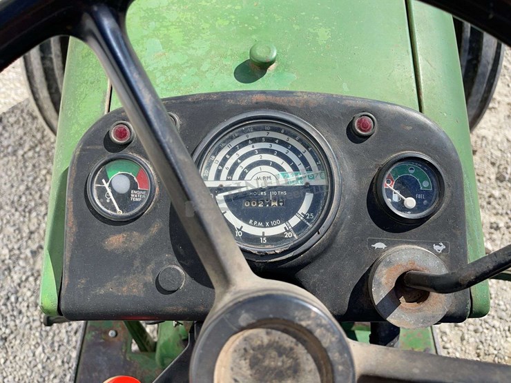 john-deere-2240-image-34