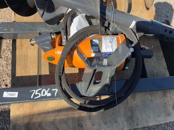 wolverine-12in-&18in-auger-attach-image-2