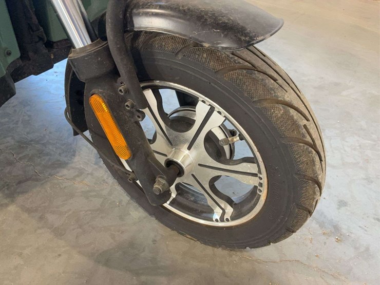 massimo-electric-2022-mini-golf-cart-image-13