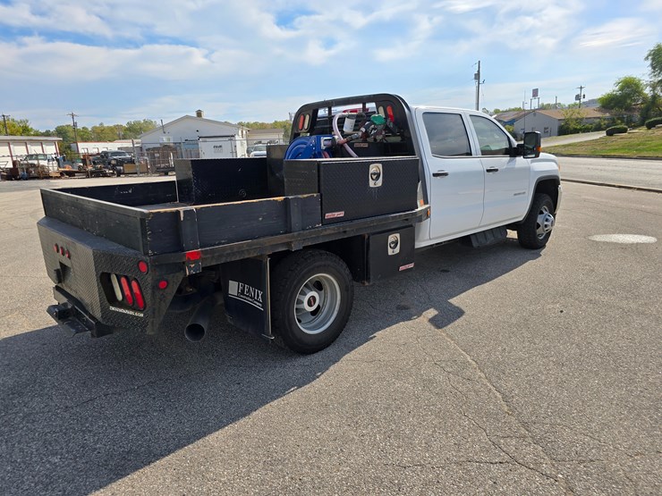 2017-gmc-sierra-3500-image-23