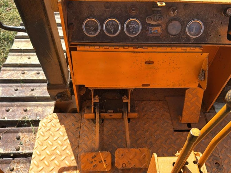 1979-case-450b--image-35