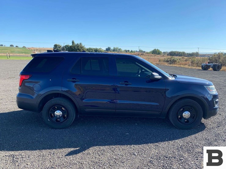 2017-ford-explorer-image-6