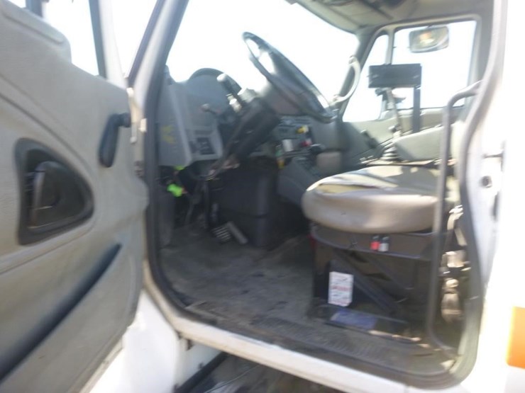 2003-international-7400-image-9