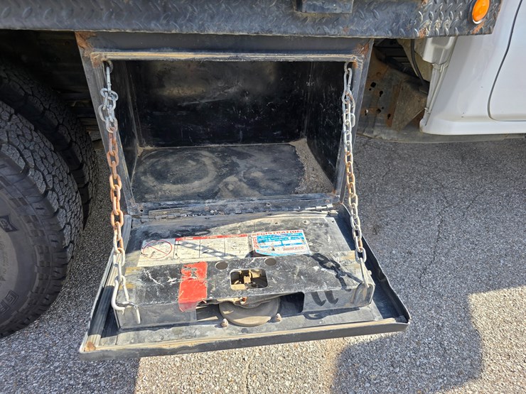 2017-gmc-sierra-3500-image-68