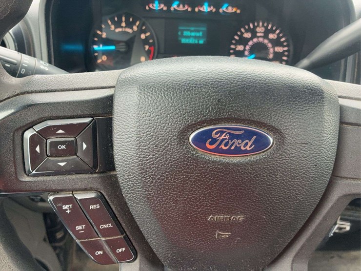 2016-ford-f150-xl-image-13