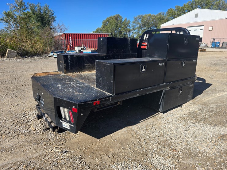 #22362-•-contract-manufacturer-pickup-truck-bed-image-18