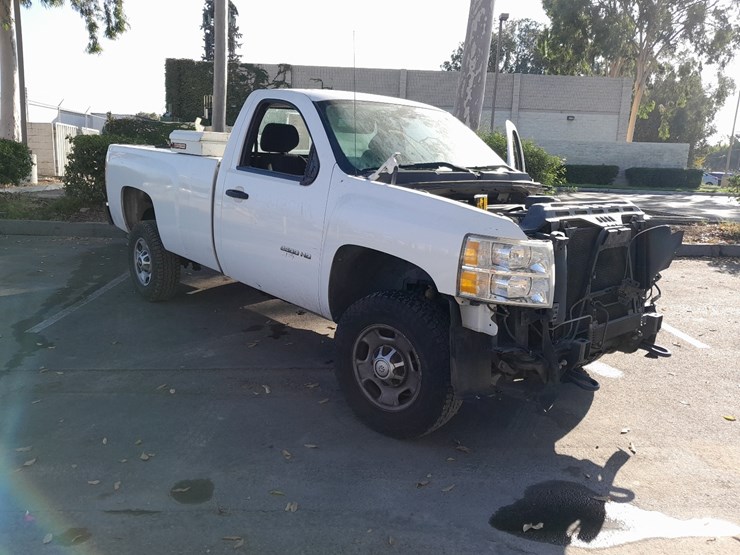 2012-chevrolet-silverado-2500hd-image-1