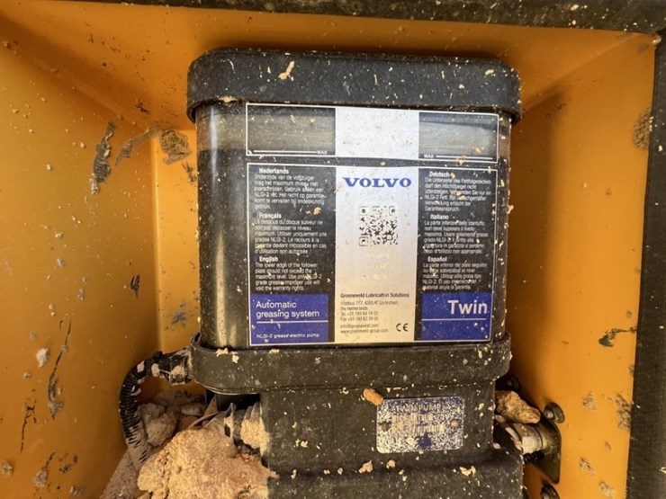 2021-volvo-a60h-image-17