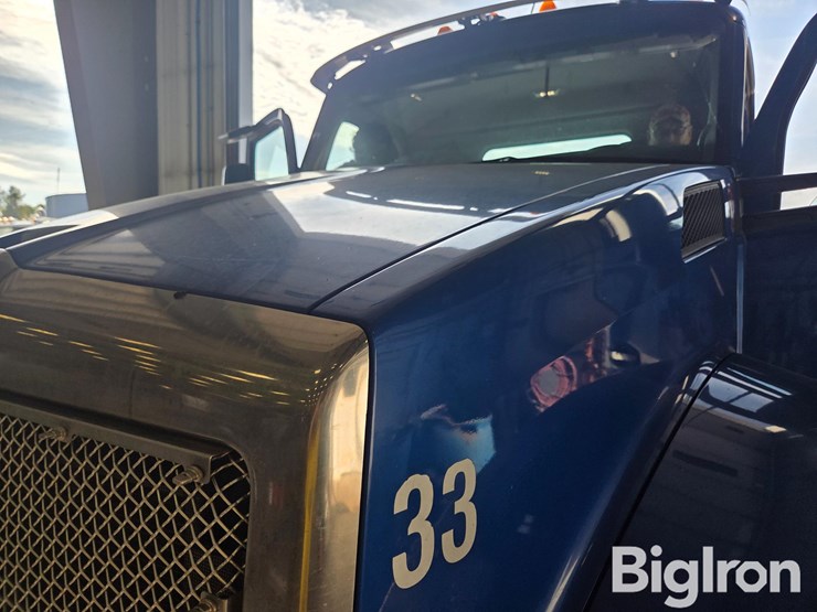 2019-kenworth-t880-image-10