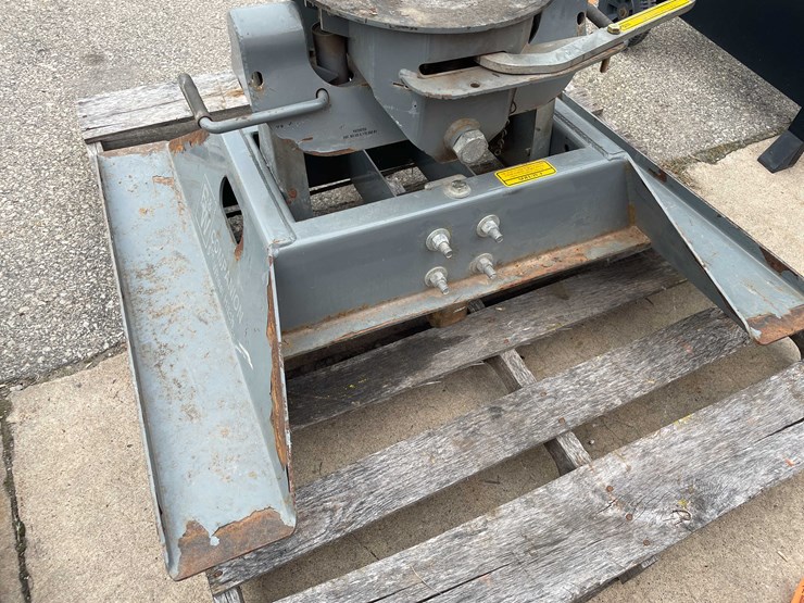 #8508-•-5th-wheel-hitch-(o3)-image-5