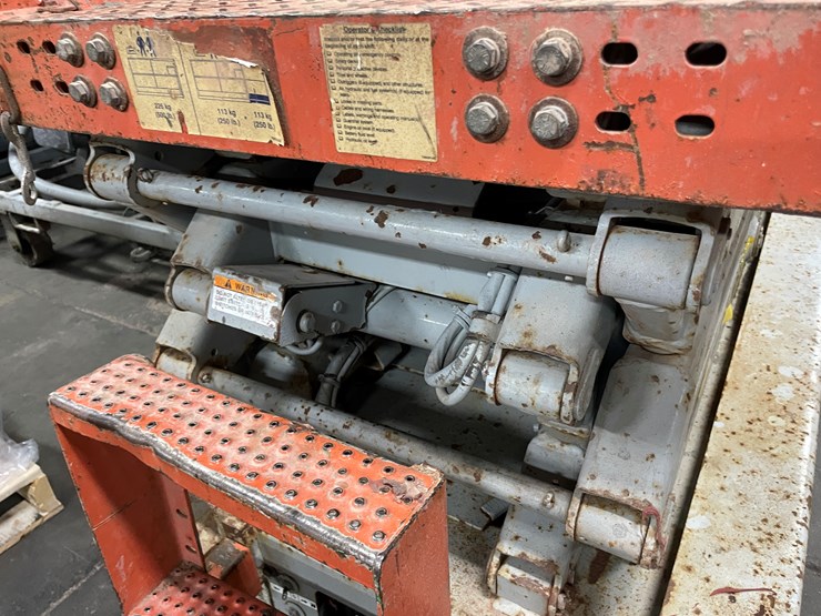 #1382-•-19'-scissor-lift-(f)-image-20
