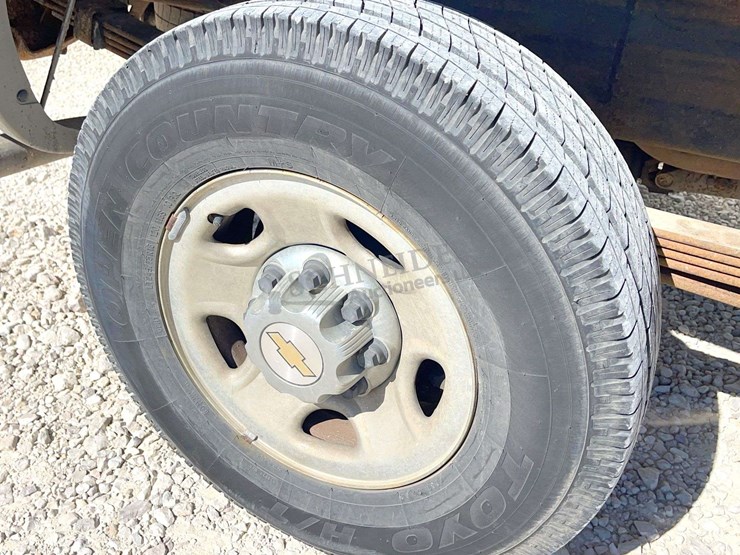 2000-chevrolet-2500-image-19