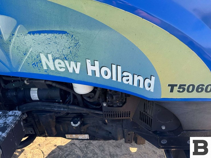 2010-new-holland-t5060-image-43