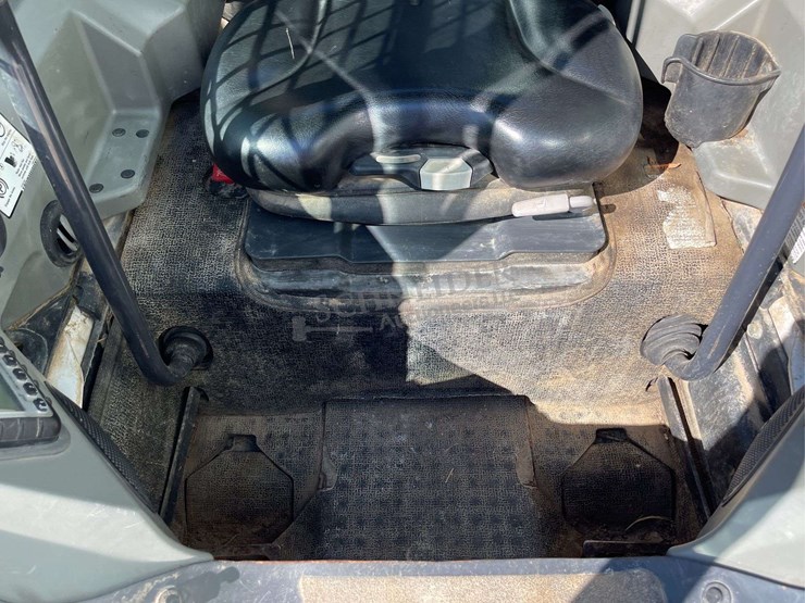 2016-bobcat-t750-image-42